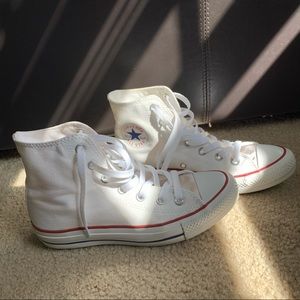 WHITE HIGH TOP CONVERSE ALL STAR